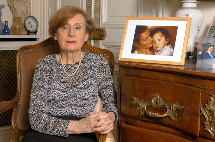 Marguerite Bouniol fortsätter kämpa för att hennes mördade dotter ska få rättvisa. Hemmet i Paris är fyllt av fotografier av dottern. Det med sonen Pierre Louise som liten, är en av favoriterna. Marguerite Bouniol fortsätter kämpa för att hennes mördade dotter Sophie ska få rättvisa.