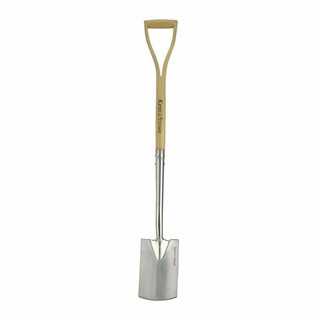 Spade med trähandtag