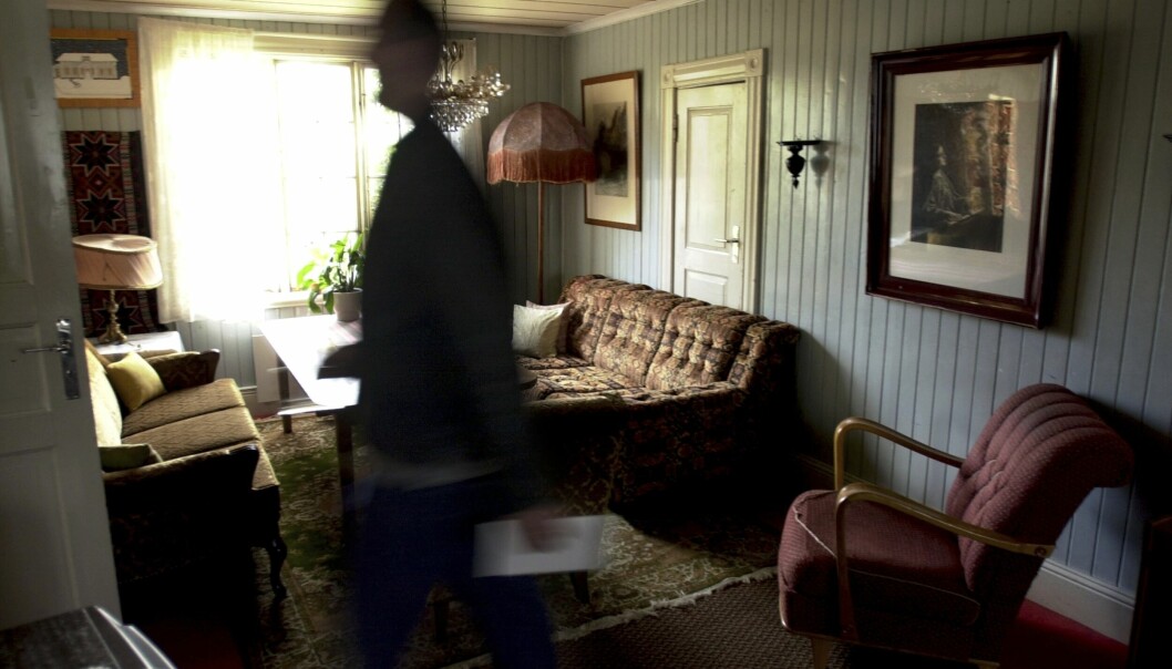 En förnimmelse av osalig energi på Borgvattnets prästgård i Jämtland. Eller bara ett vanligt vardagsrum. Borgvattnets prästgård