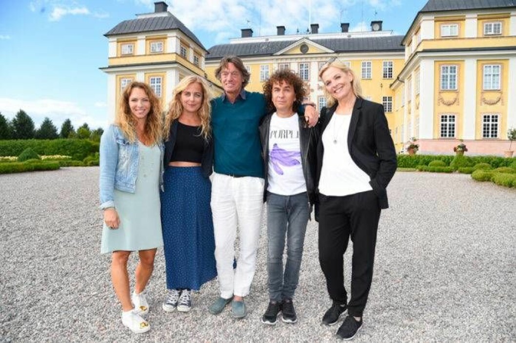 Sofia Ledarp, Lia Boysen, Johannes Brost, Magnus Uggla och Gunnel Fred i ”Stjärnorna på slottet 2017”. Bild: IBL Bildbyrå johannes brost i stjärnorna på slottet 2017