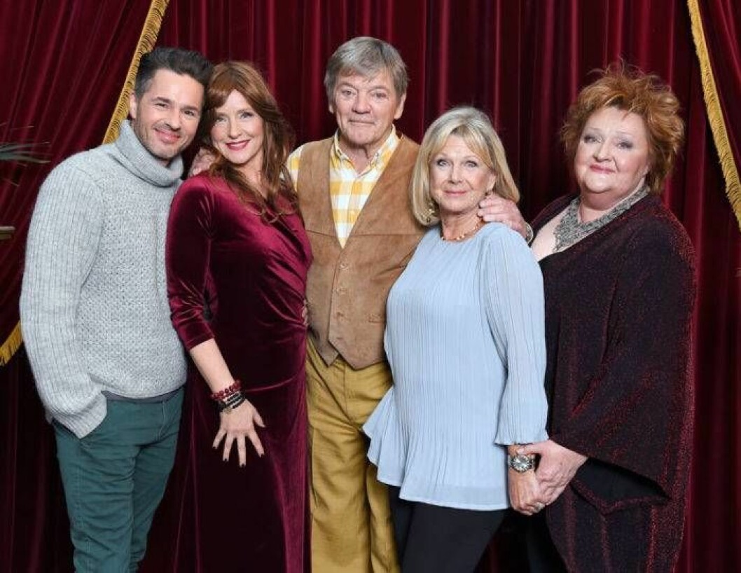 Deltagarna i <em>Stjärnorna på slottet</em> 2018: Peter Jöback, Regina Lund, Bosse Parnevik, Ann-Louise Hanson och Marianne Mörck. Foto: Karin Törnblom/IBL Bildbyrå Deltagarna i "Stjärnorna på slottet" 2018: Peter Jöback, Regina Lund, Bosse Parnevik, Ann-Louise Hanson och Marianne Mörck.