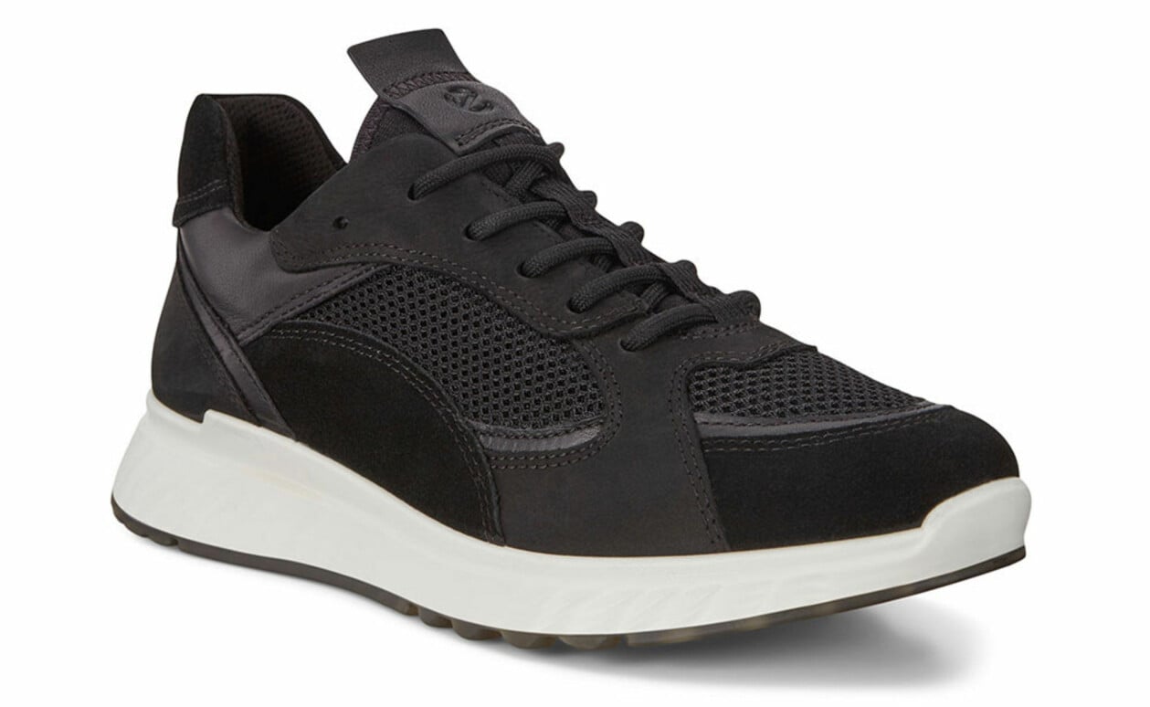 Svarta sneakers i skinn och textil från Ecco.