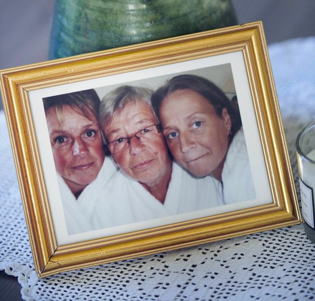 Sussi, mamma Gullan och Carola på spa i Varberg 2009 för att fira Sussis 40-årsdag. Bild av Sussi, mamma Gullan och Carola på spa i Varberg