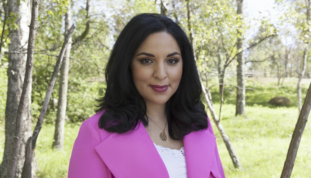 Tara Moshizi berättar om när hennes familj kom till Sverige från krigets Iran, om hennes karriär som tv-journalist och om sin högkänslighet.