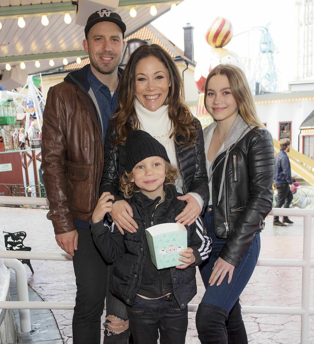 Tilde med maken Thomas de Paula Eby och barnen Ilyah och Naemi. Foto: TT Tilde de Paula Eby med familj