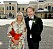 Tomas och Marie Ledin festklädda. Paret firar 40-årig bröllopsdag nästa år och har hållit ihop längre än så.