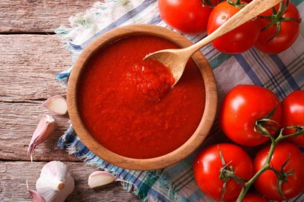 Foto: IBL Tomaten innehåller syror som kan ge uppstötningar och halsbränna.