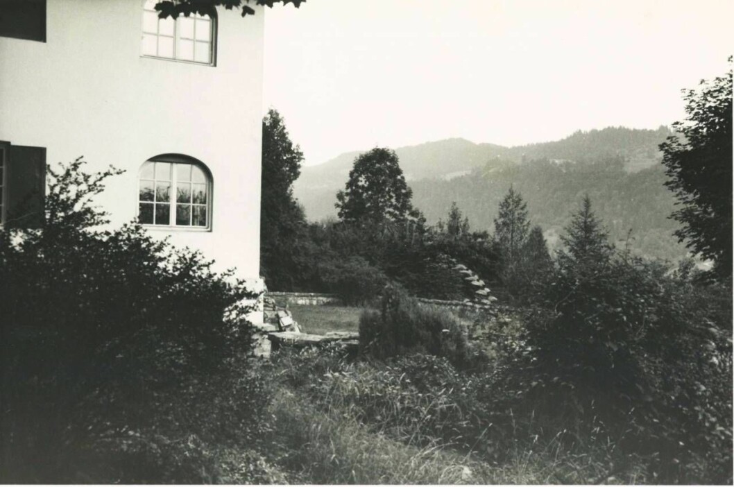 Bröderna grävde ner en smärre förmögenhet i trädgården hemma i familjens villa. De allierade grävde dock upp pengarna. Foto: Ian Sawyer Archive Familjen von Blucgers villa i Garmisch-Partenkirchen