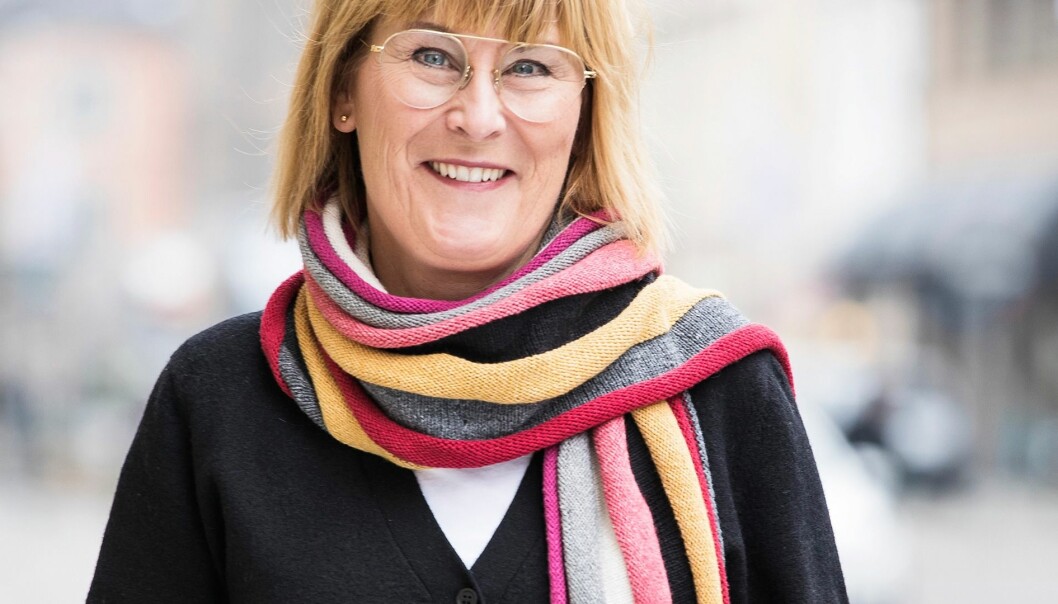 Sticka randig halsduk från Permin