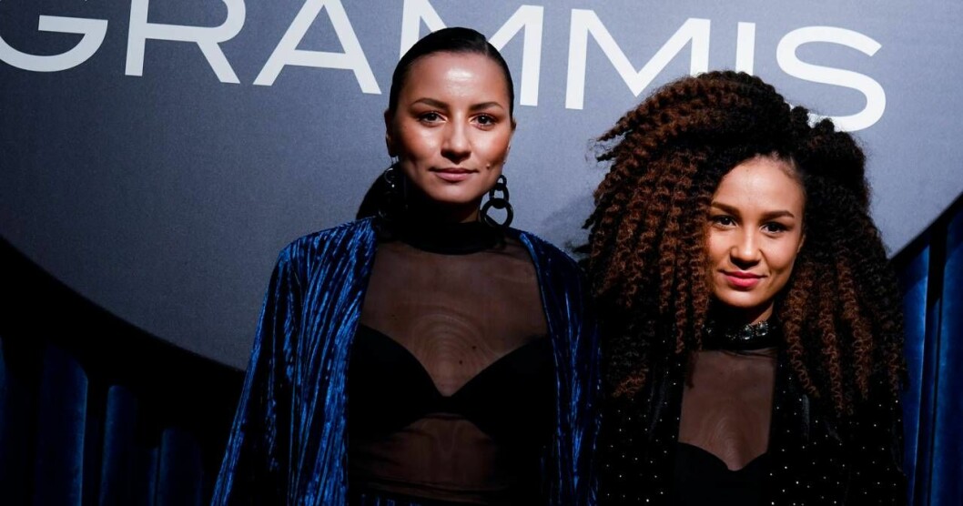 Systrarna Jenny Vaz och Cecilia Vaz bildar tillsammans duon Vaz. Foto: Pontus Lundahl/TT Vaz blir ett av husbanden i På spåret i SVT 2019/2020.