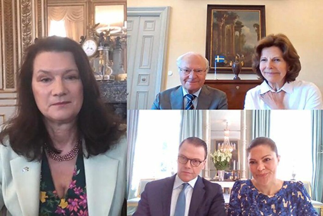 Kungen, drottningen, kronprinsessan och prins Daniel har möte med statsrådet Ann Linde