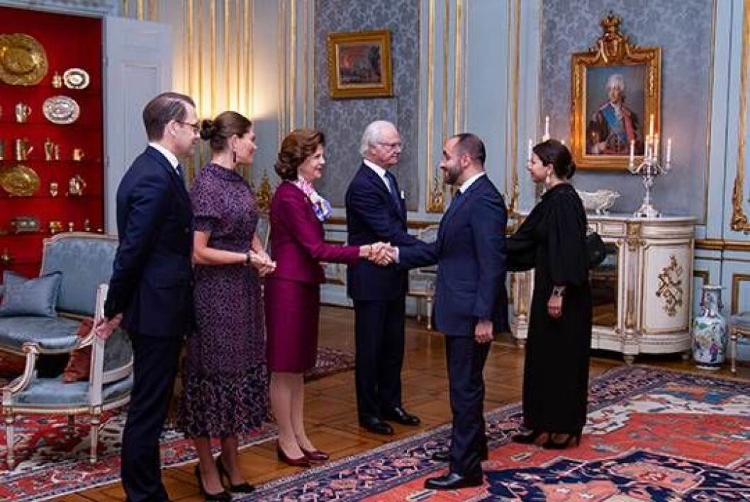Kronprinsessan i klänning från By Malina. Credit: The Royals and I. Victoria i By Malina