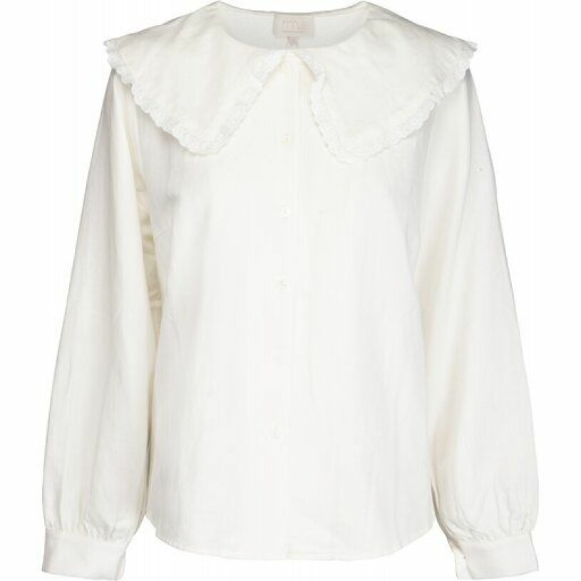 Vit blus med krage.