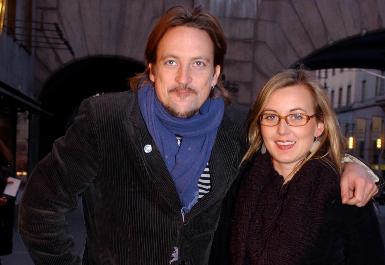 Wille Crafoord och Sanna Lundell. Wille Crafoord och Sanna Lundell fotograferade i Stockholm 2004.