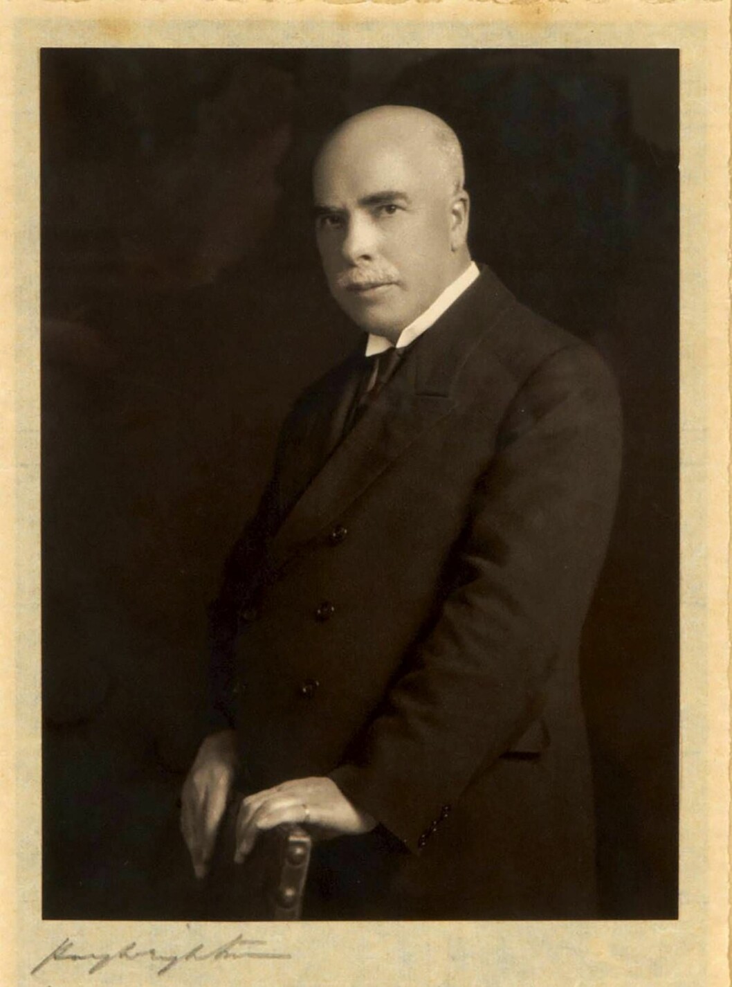 William Moorcroft 1928. Då hade keramikern redan två guldmedaljer från olika världsutställningar.