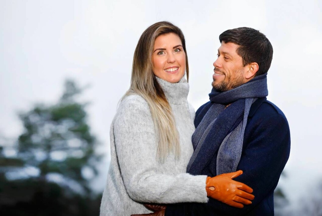 Yohanna hade frågat om Anders föräldrars välsignelse innan hon friade till honom på midsommarafton. Foto: Leif Boström Yohanna och maken Anders